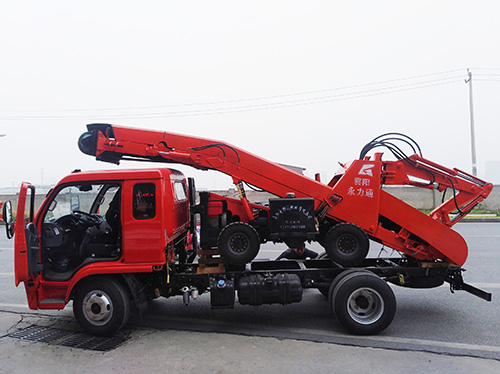 湖北恩施市劉總訂購的80輪式皮帶扒渣機